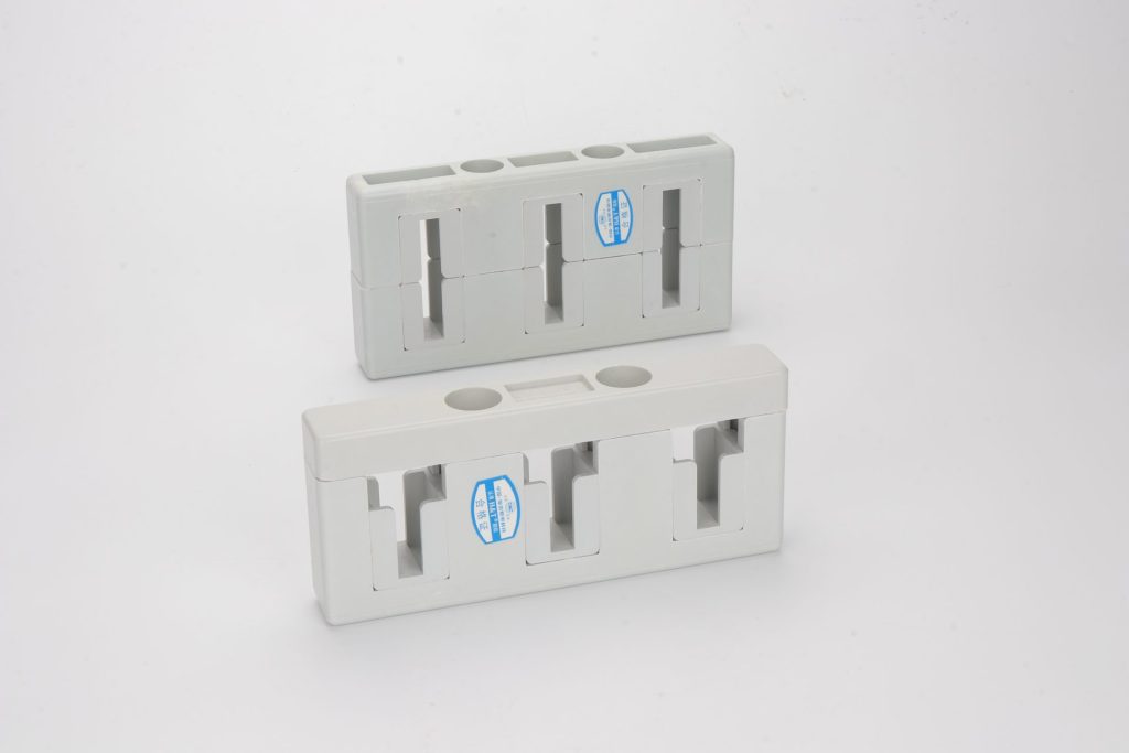 MD low voltage three phase busbar clamp insulator electricity DMC